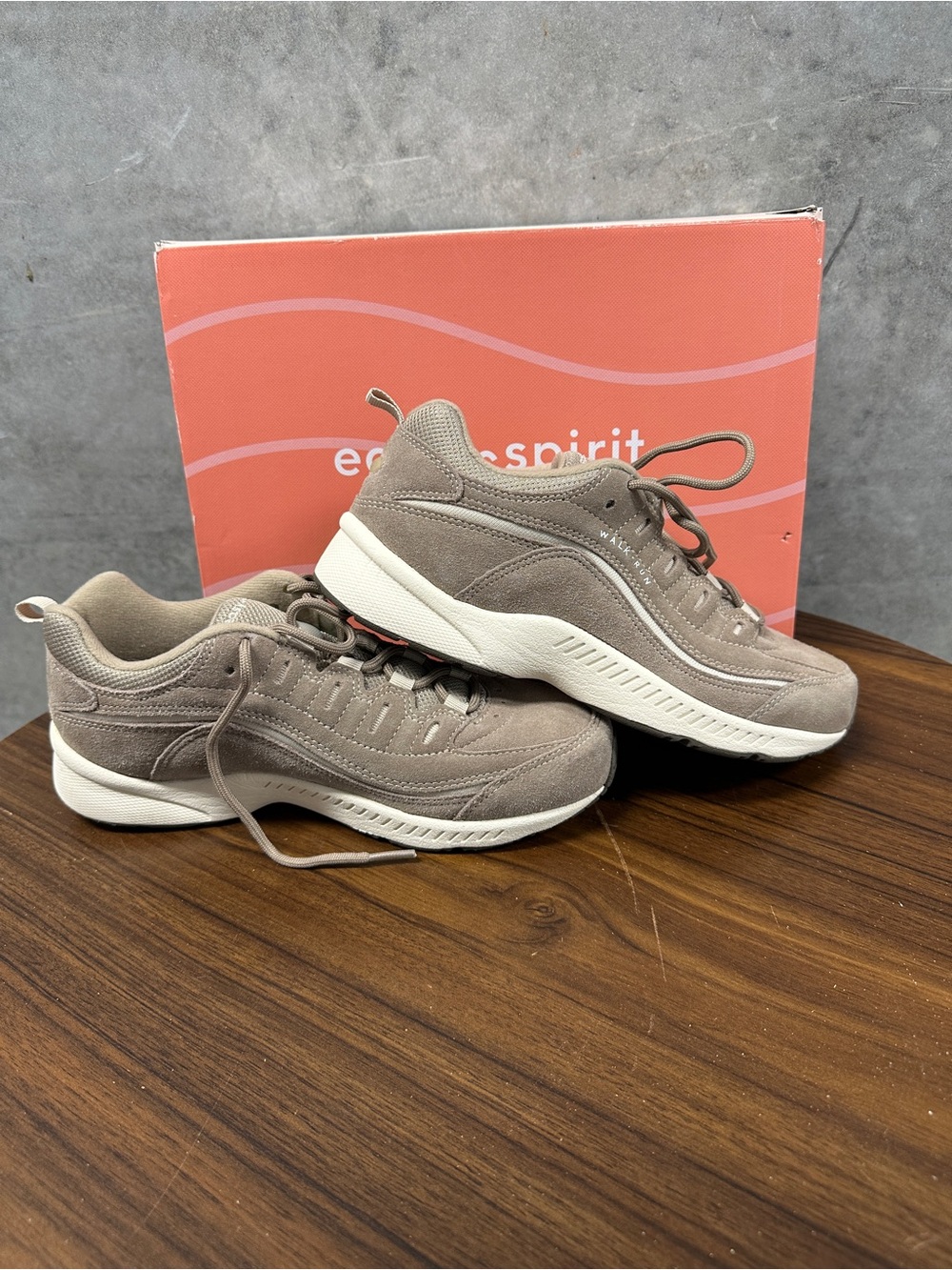 Easy Spirit Romy Walking Sneakers Taupe Suede Size 7.5M